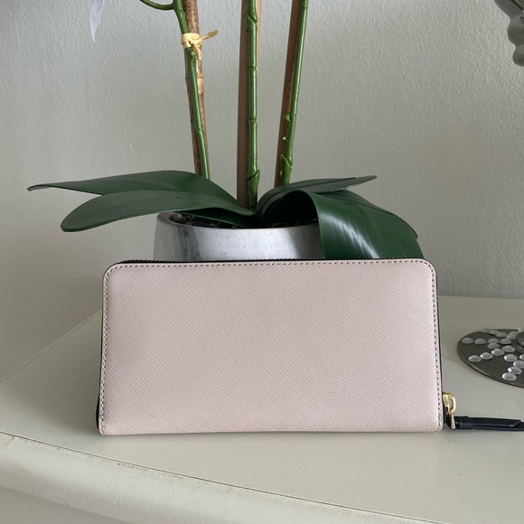 ‼️SOLD‼️Kate Spade Large Wallet Cameron - Picture 2 of 8